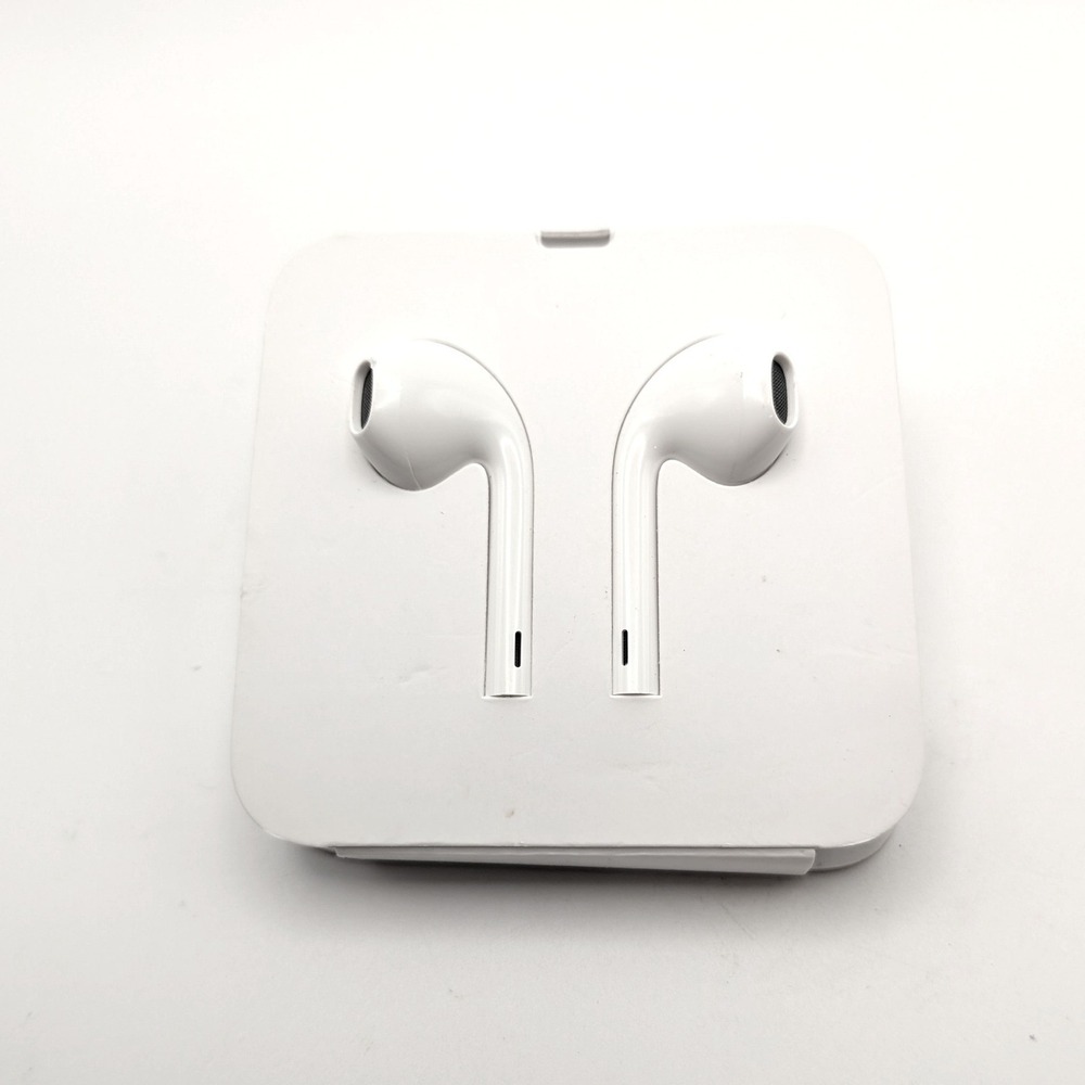 Apple EarPods with Lightning Connector White Wired In-Ear Headphones MMTN2AM/A